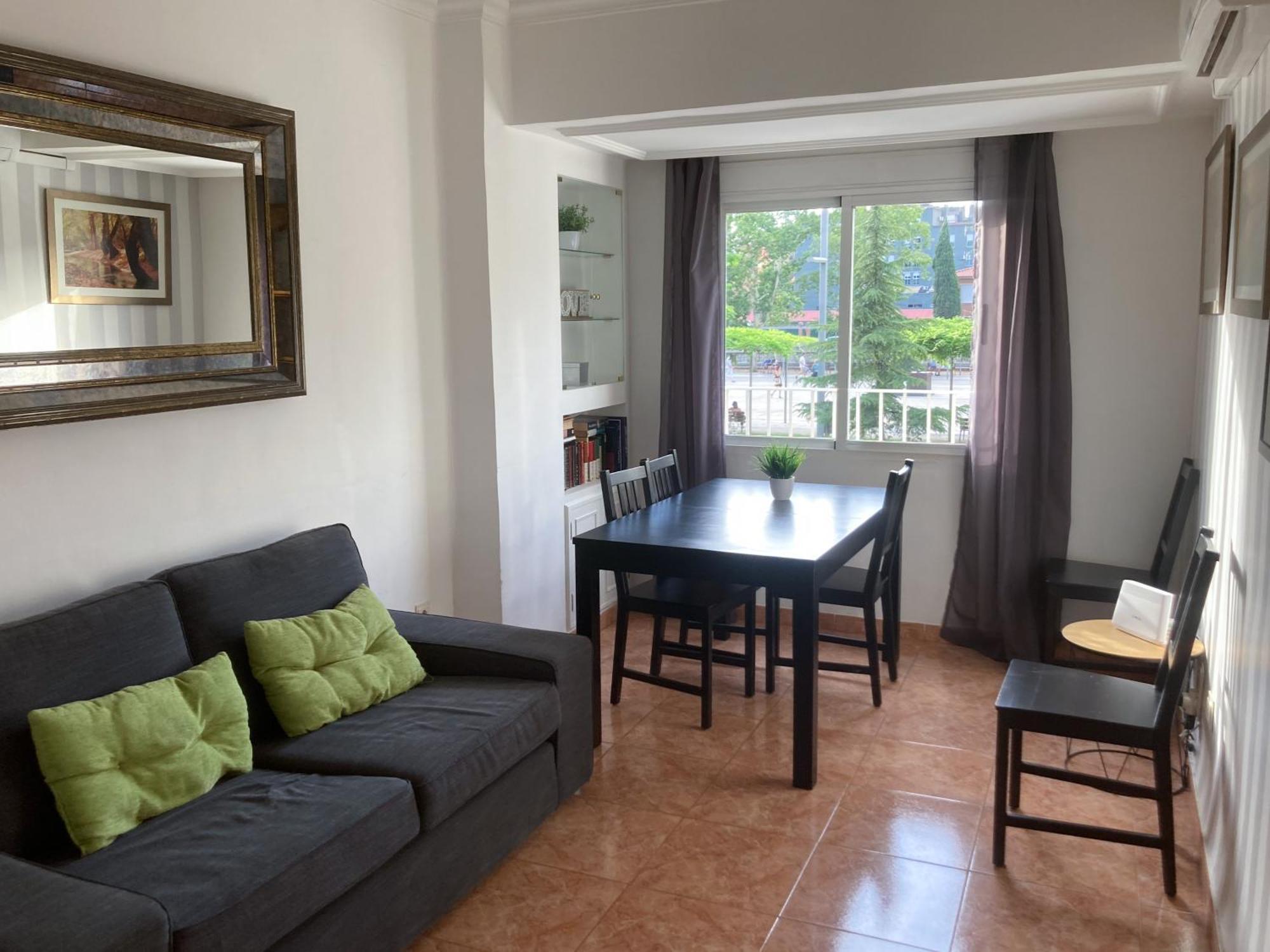 Luninoso Y Practico Apartamento En El Centro Con Amplio Parking Incluido غرناطة المظهر الخارجي الصورة